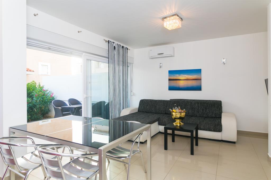 Villa Tina Novalja Εξωτερικό φωτογραφία