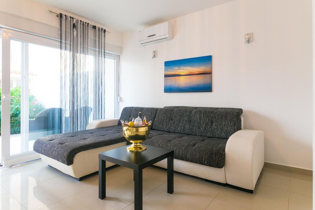 Villa Tina Novalja Εξωτερικό φωτογραφία